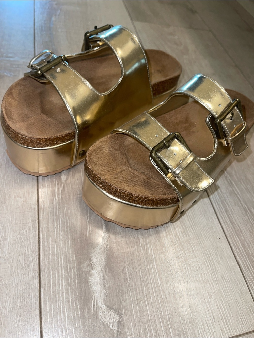 ✨💛Gold platform sandals size 6-never worn!💛✨ - Picture 5 of 8